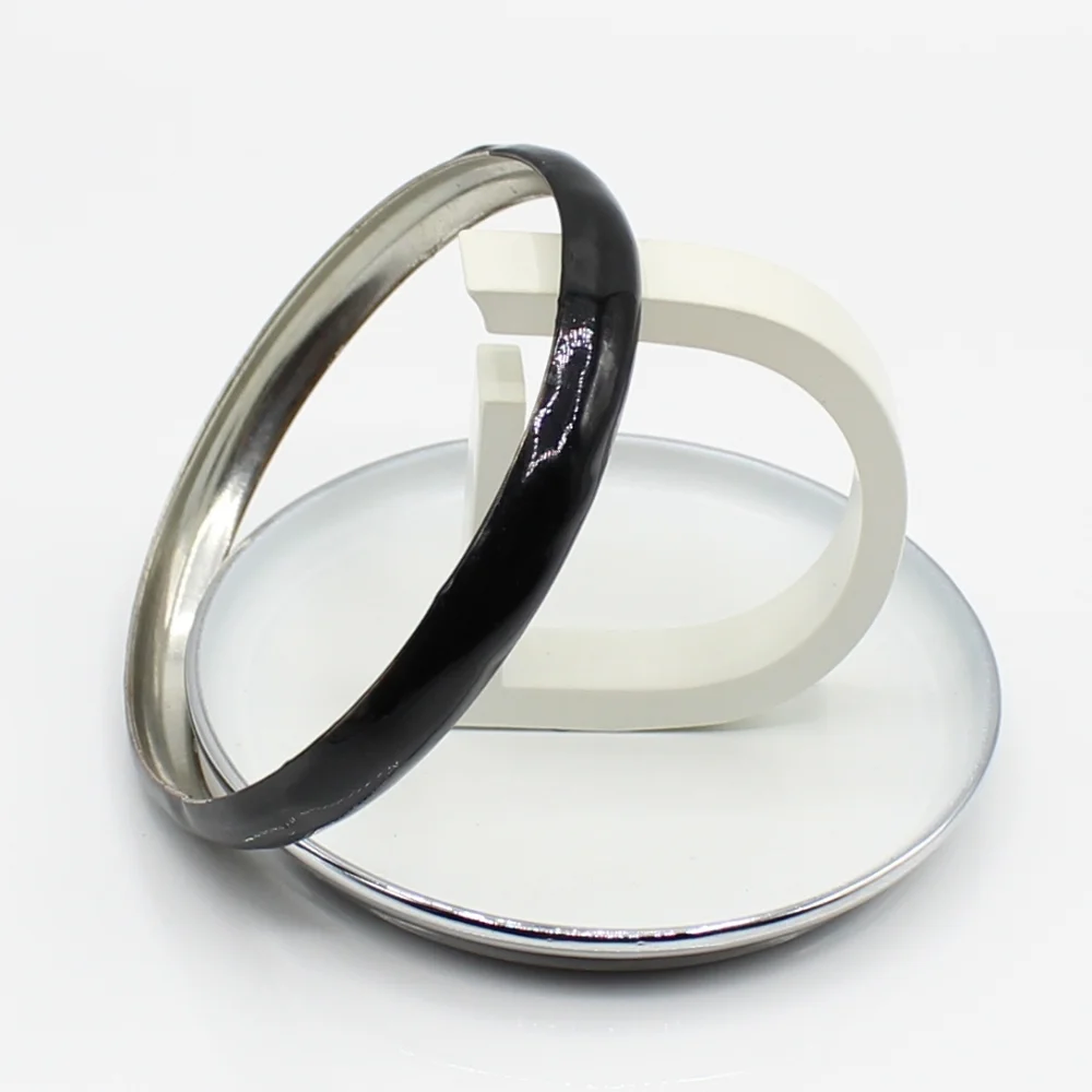 Vintage black enamel bracelet - Picture 1 of 4